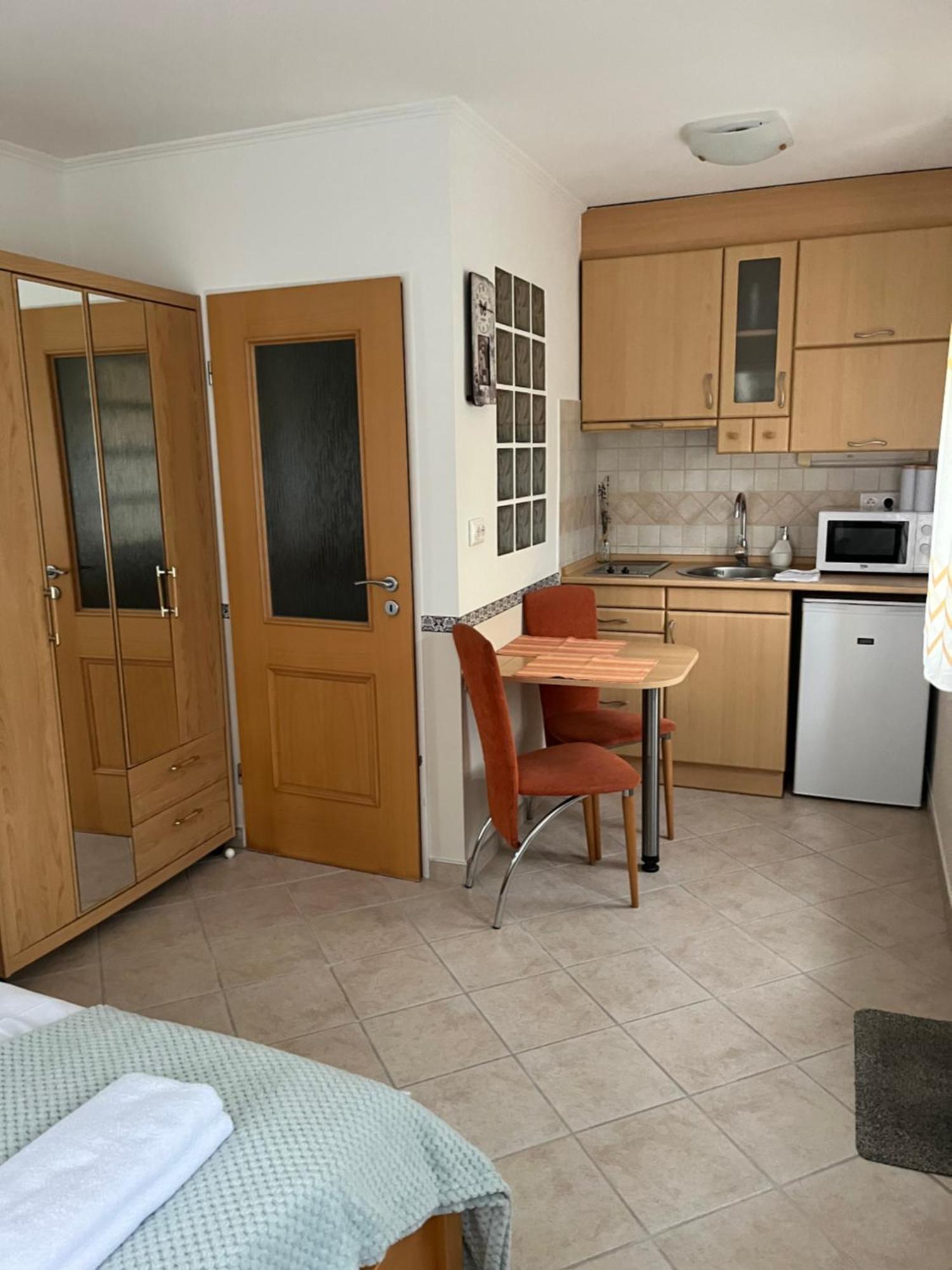 Reka Apartmanhaz Buk Exterior photo